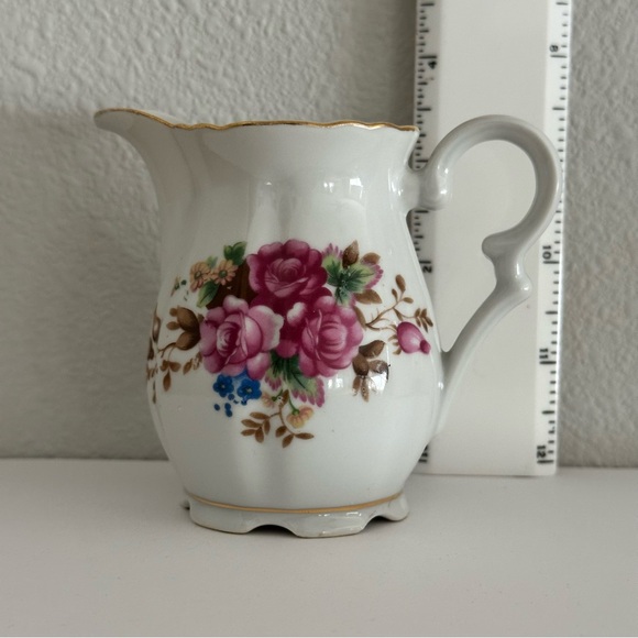 Floral Porcelain Creamer Pitcher vintage about 4” high made in Japan - Picture 8 of 8